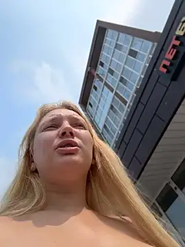 ammyhot (F young) - Suck finger 💦
