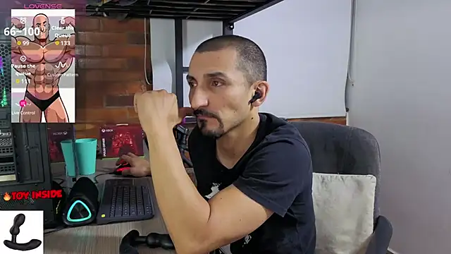 Marck_Muscle webcam