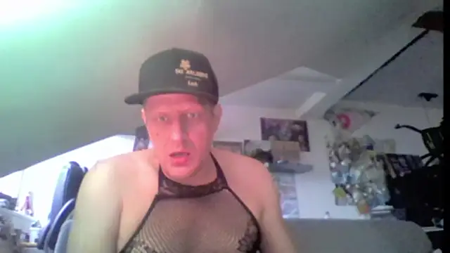 Bigthroaterboy webcam