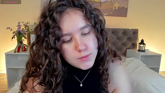 Ariella_Sol webcam