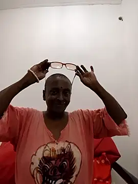 mamakarma1403 webcam