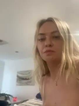 Bustyblondemilf6999 webcam