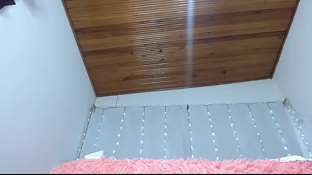 Charlothe_Wright webcam