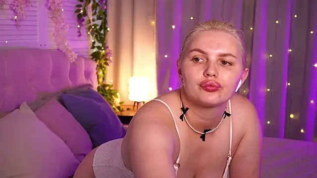 AmeliaWeells webcam
