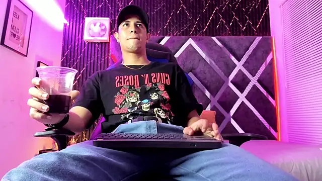 dominic_connor webcam