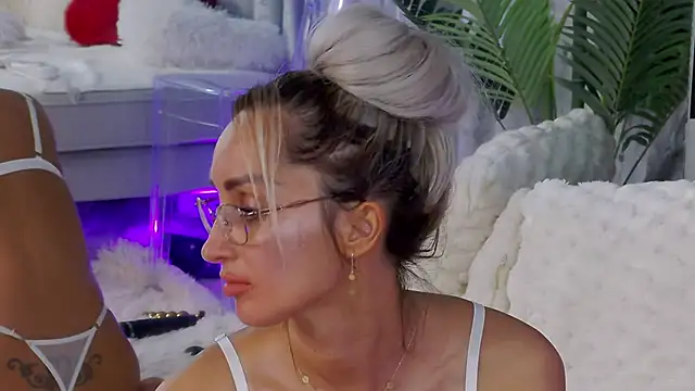 IsabelleEthan webcam