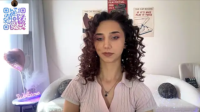 LinaMour live cam