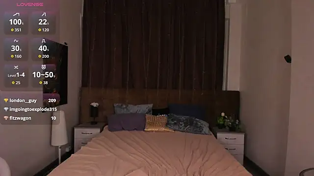 Emilly_Hiil webcam