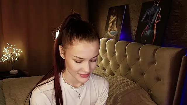 Aria_Mila webcam