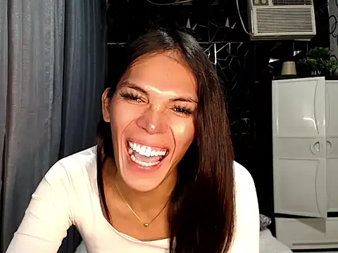 GORGEOUS_CARMEE webcam