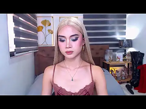 JuicyCockThea webcam
