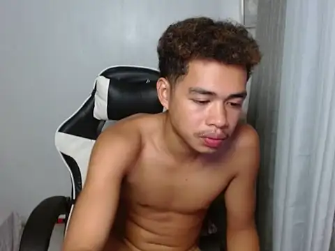 curlyasian_njxx (M twink) - public cum show