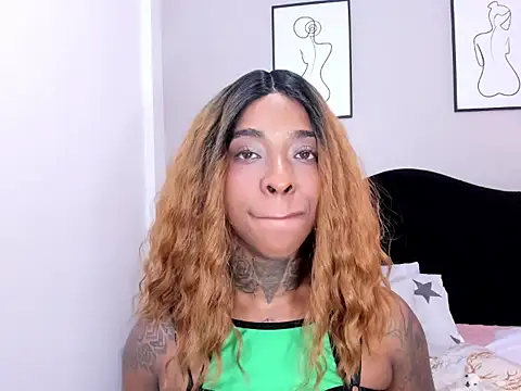 Pauline_Fox webcam