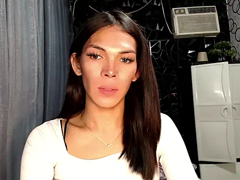 GORGEOUS_CARMEE webcam