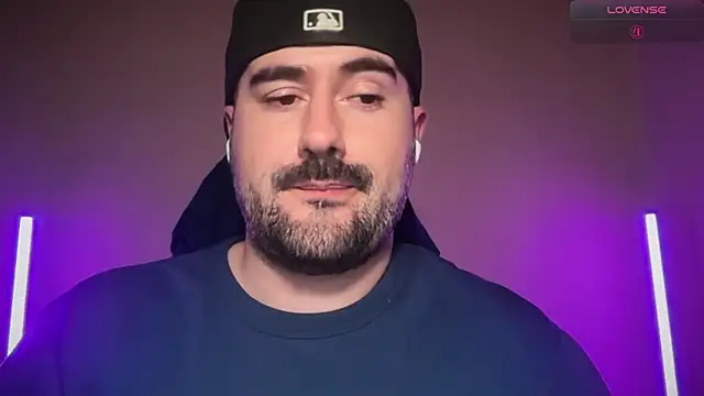 DominantTheo webcam