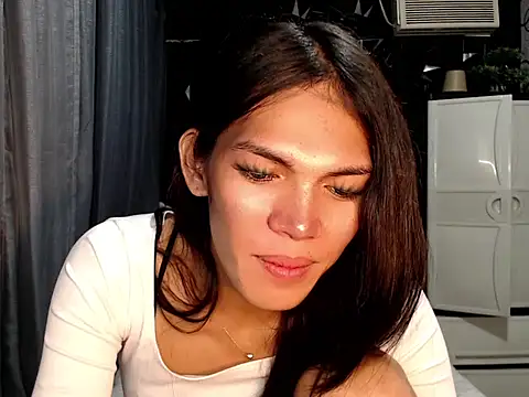 GORGEOUS_CARMEE webcam