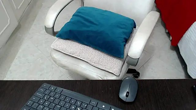 leonela_69 webcam