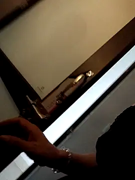 Hara_lusia83 live sex cam