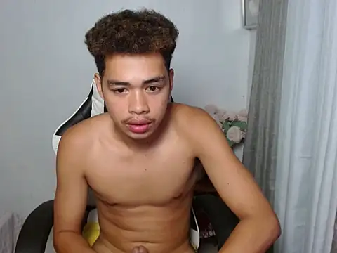 curlyasian_njxx webcam