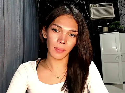 GORGEOUS_CARMEE webcam