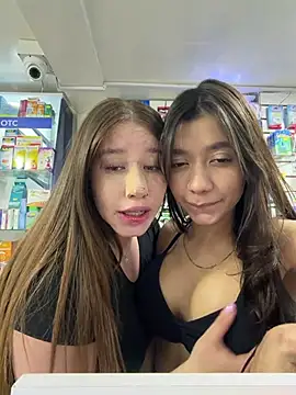 Live cam model roouse broadcasting live