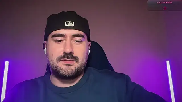 DominantTheo webcam