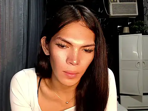 GORGEOUS_CARMEE webcam