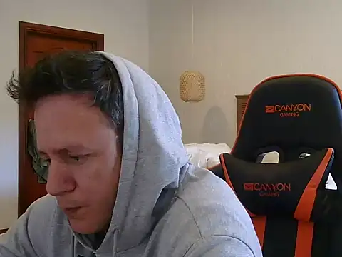 TroyDieselXXX webcam