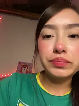 Miakittyyy webcam