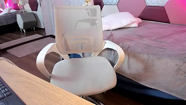 ArielleWilde webcam
