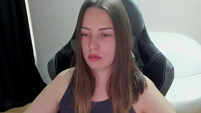 Mia_shy1 webcam