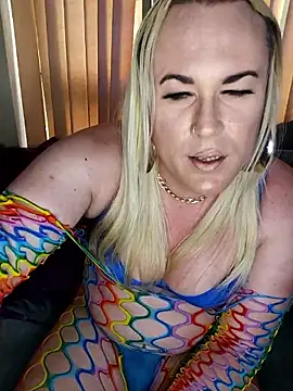 Connie_Pepper webcam