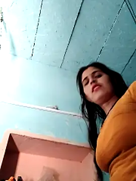 Bhavna8080 webcam