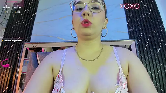 Miia_Deluxe webcam