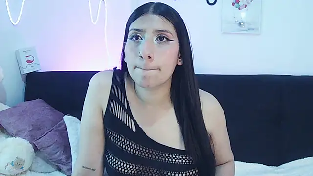 Sara_Blum webcam