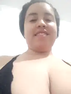 nia_taylorX webcam