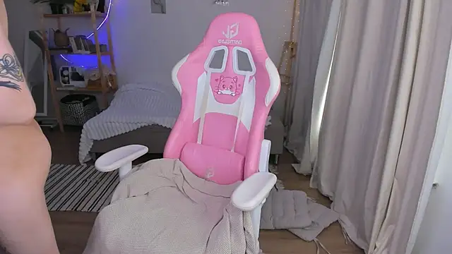 Aina_Veil webcam