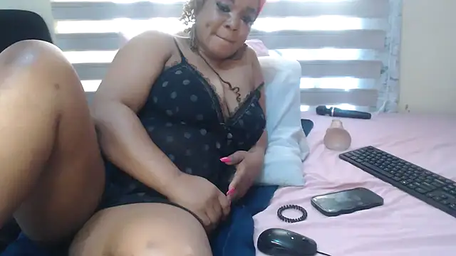 Foxybrownxx1 webcam