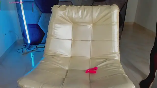 Latrellx7 live cam