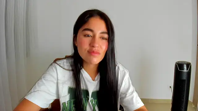 AriaMontgomery webcam