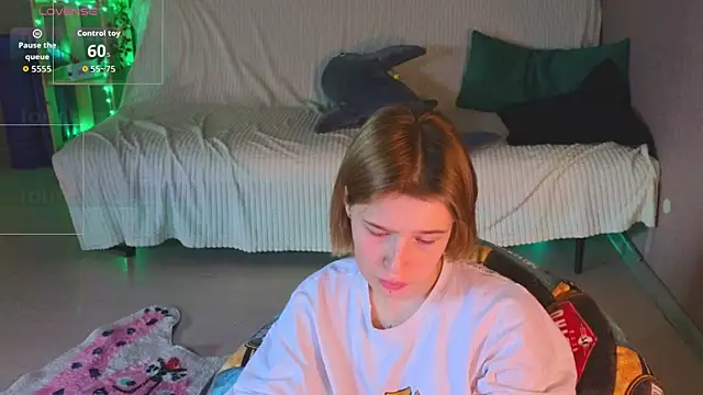 two_gerls_here webcam