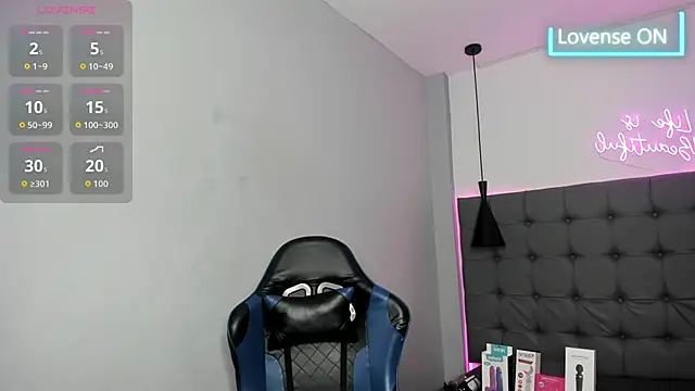 scarletcherry18 live cam