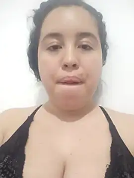 nia_taylorX webcam