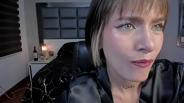 Mrs_Regina_clk webcam