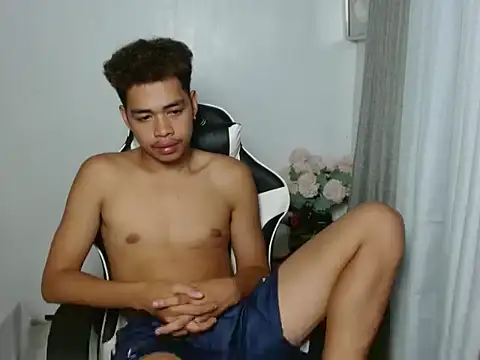curlyasian_njxx webcam