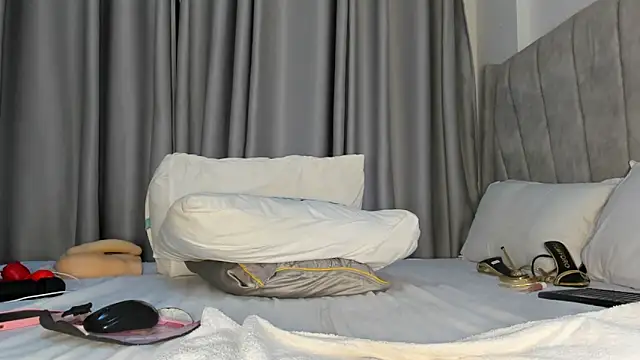thee_sexy_goddess webcam