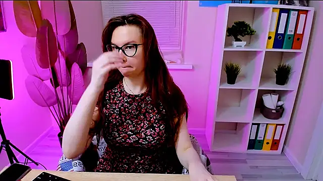 CarolGiggly live cam on StripChat