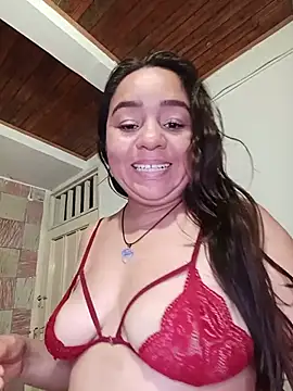 chicatraviesa24 webcam