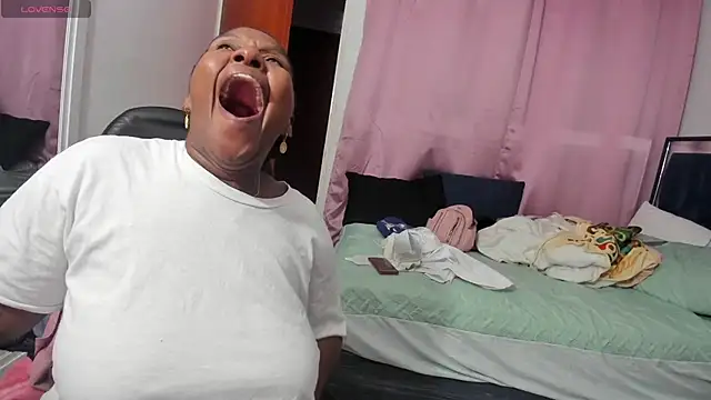LupeAdams webcam