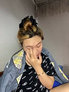 Almira6868 webcam